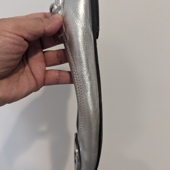 Tory Burch silver leather flats sz 6/36 - Picture 5 of 8